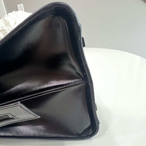 SOLD! Yves Saint Laurent Calfskin Medium Uptown Tote - Picture 13 of 14